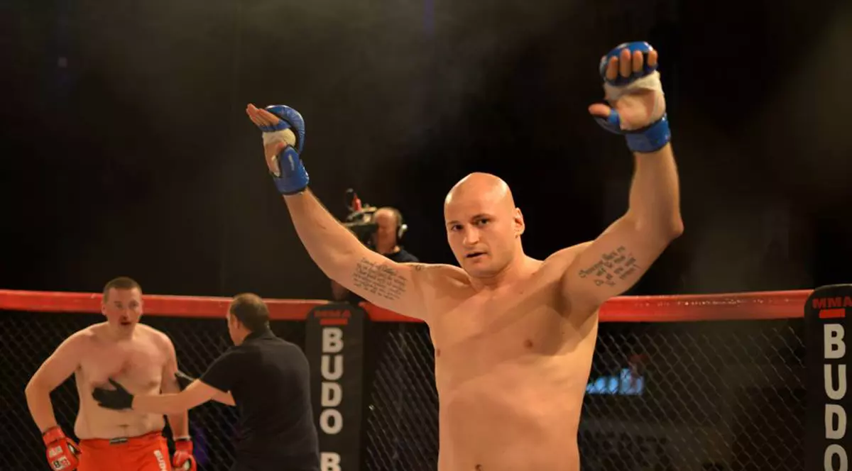 Ion Grigore, luptătorul care a expediat 50 de pumni în 15 secunde, se bate în Superkombat / GALERIE FOTO