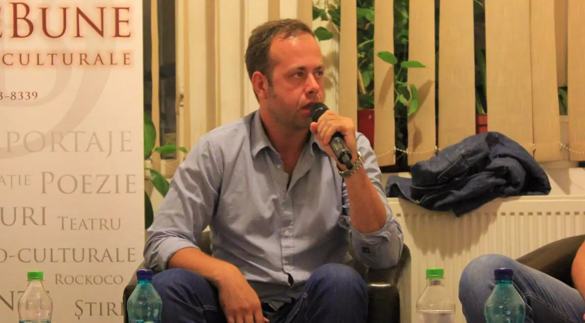 Scriitorul Luca Dinulescu se alătură campaniei #MeToo și povestește cum a fost agățat de un bărbat. ”Te roagă fratili tău frumos...”