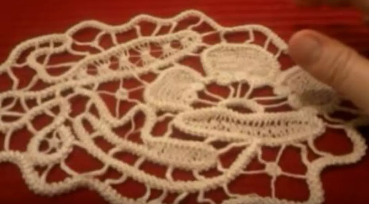 Mai ai pe acasă mileuri vechi de macrame? Vei rămâne uimit cât a ajuns să coste unul! Te poți îmbogăți