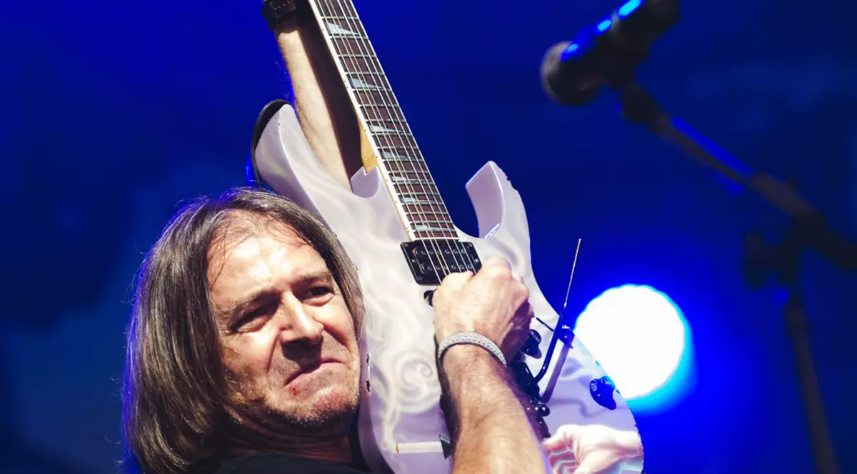 EXCLUSIV/ Nuțu Olteanu, fondatorul trupei Iris, a venit în România și-l amenință pe Cristi Minculescu