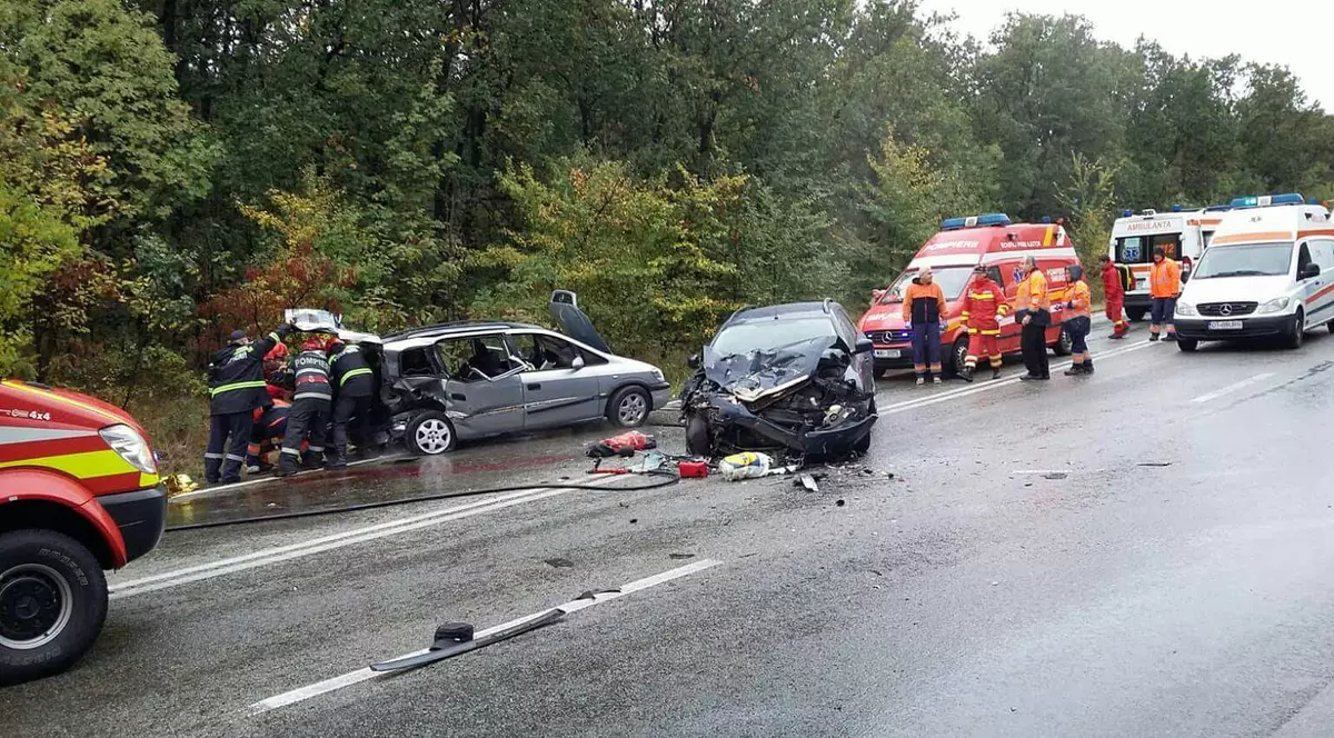 Două persoane au muritîntr-un accident pe DN 65, la ieşirea din Balş spre Slatina