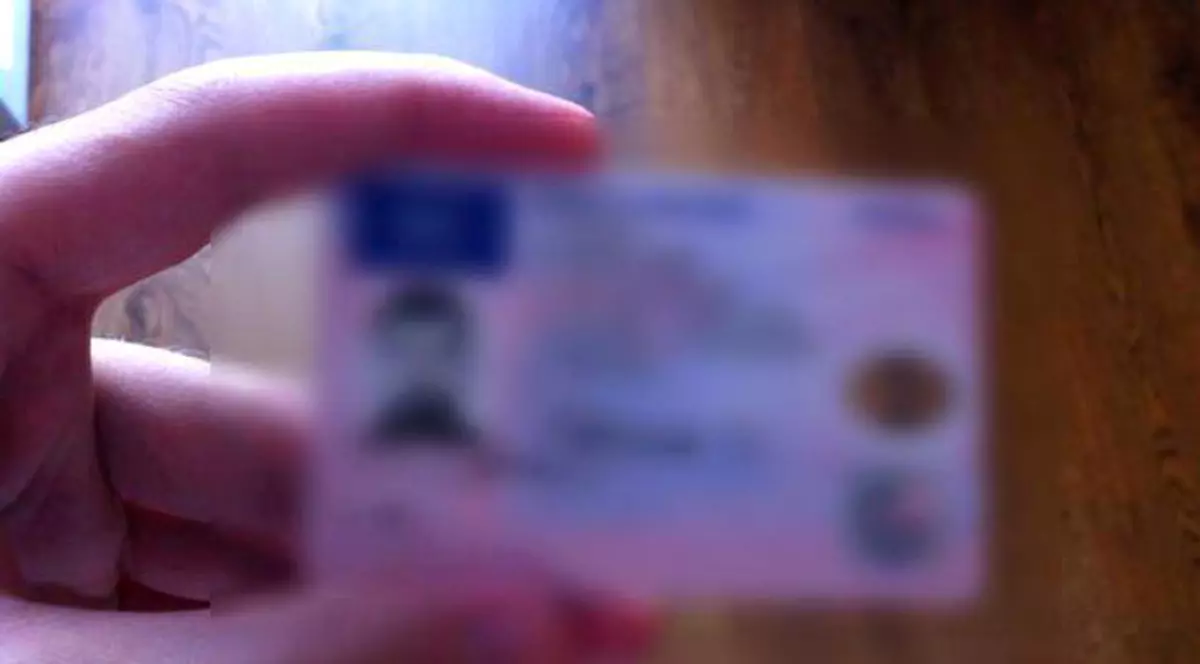 Adio permis în format fizic! În curând, permisul va fi disponibil pe telefonul mobil