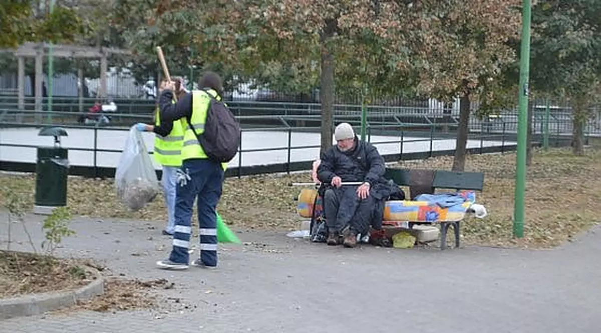 Român fără adăpost incendiat într-un parc din Torino