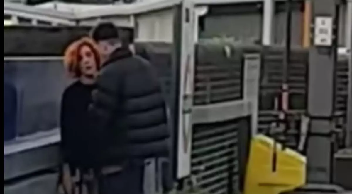sex într-o stație de tren din Londra