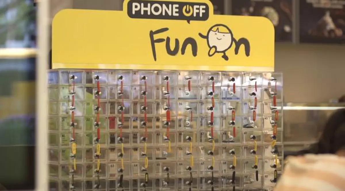 McDonalds se oferă să țină sub cheie smartphoneurile