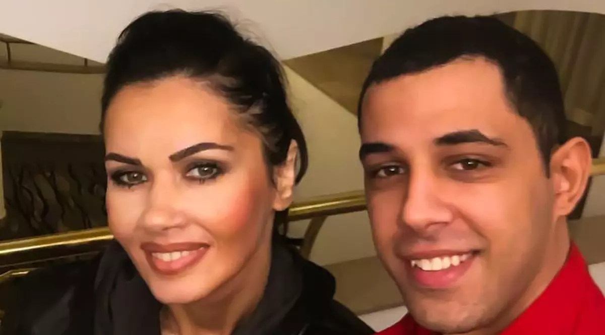 VIDEO/ Bătaie pe hainele date de Oana Zăvoranu. Poliția a venit la domiciliul vedetei