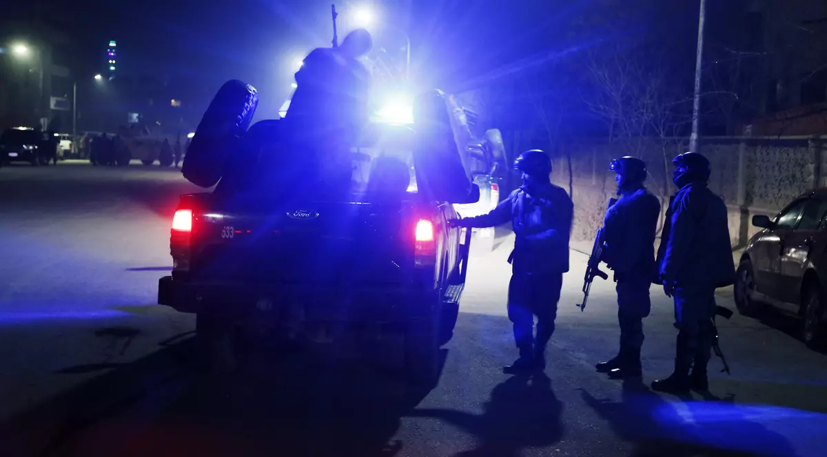 Baza militară afgană distrusă de atentatorii sinucigași talibani