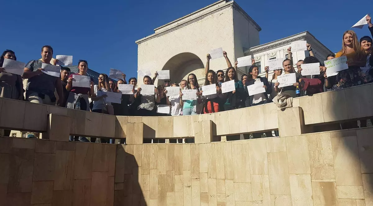 Protest spontan la Timișoara: "Nu lucrăm pro bono!"