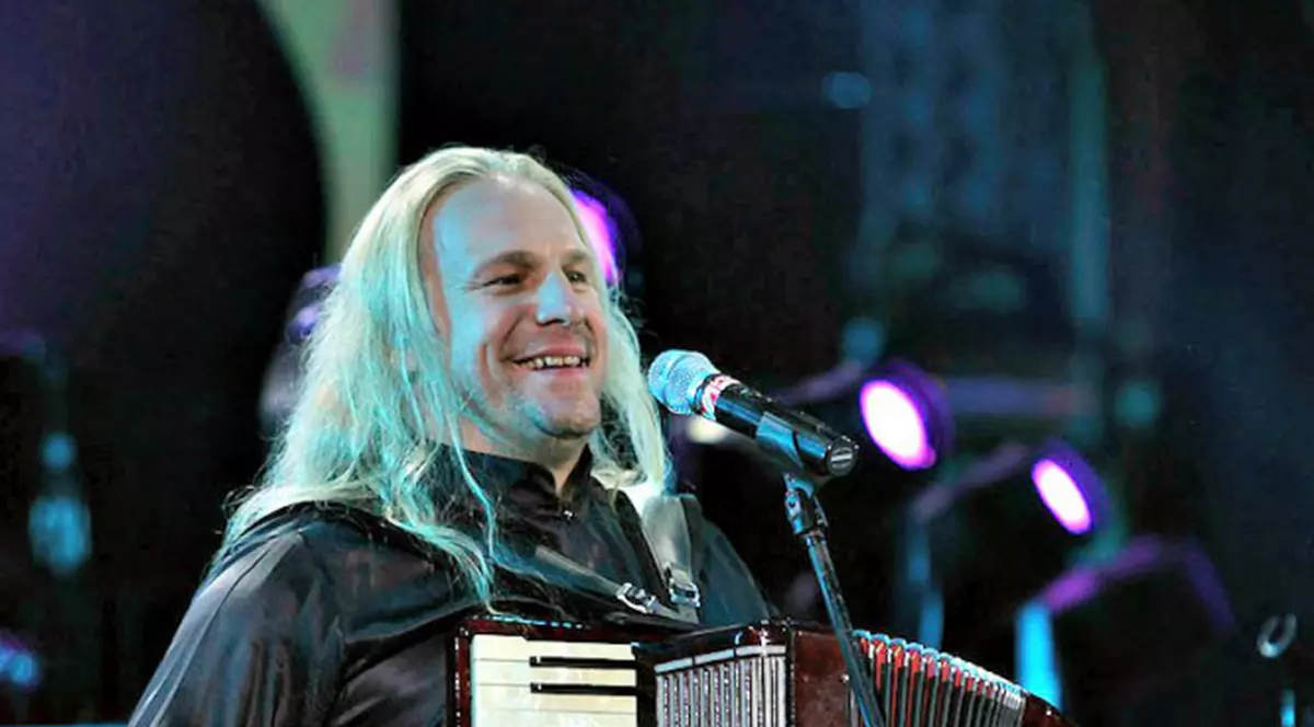 Vali Crăciunescu se însoară. Cât de bine poate să arate cea care l-a convins să o ducă la altar | FOTO