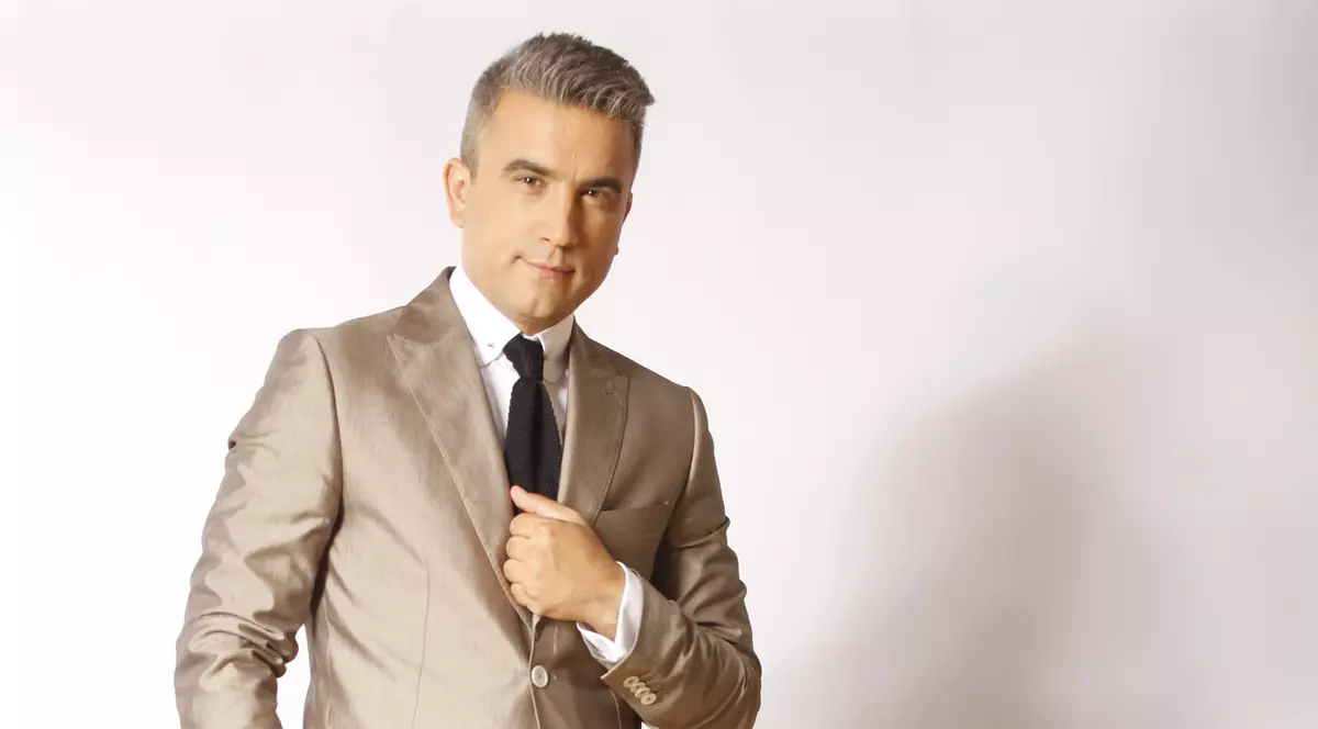 EXCLUSIV/ Zoli de la Sistem cântă la marimbă, unul dintre cele mai grele instrumente din România. Are 300 kg și-l cară cinci persoane!