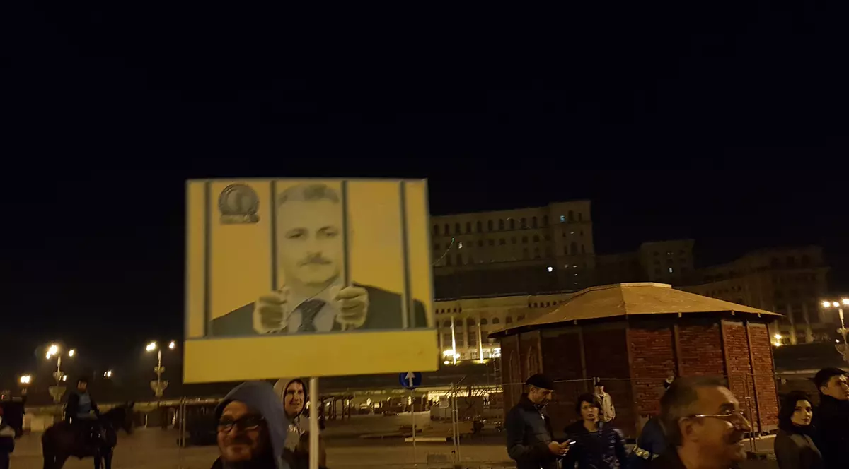 Președintele, reacție după protestele de duminică seara