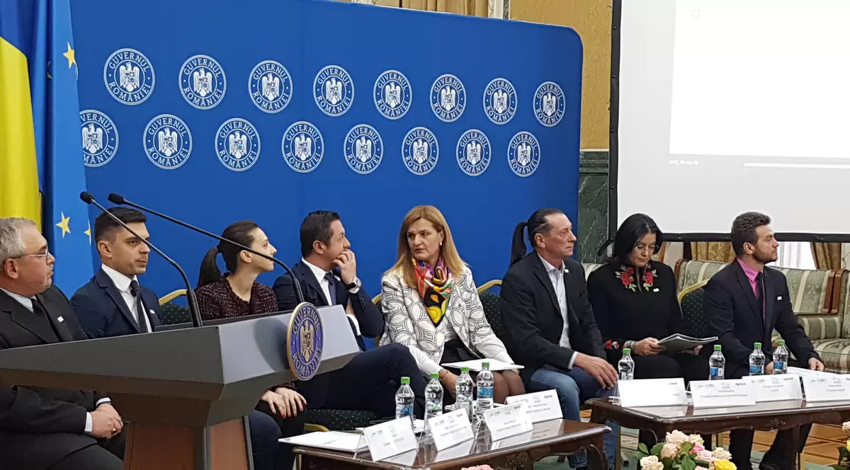 Campionii României vor merge în școli