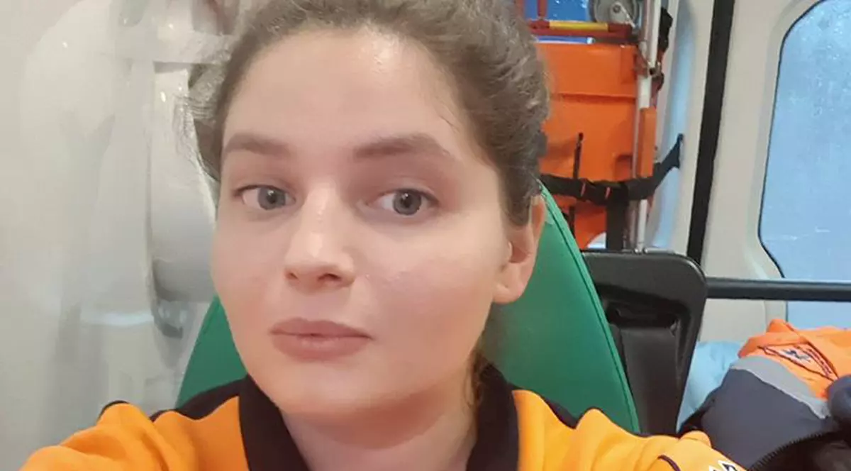 Mesajul unei tinere voluntar la Ambulanță a creat reacții uimitoare în mediul virtual. O cheamă Ioana și le-a închis gura tuturor. "Faci și tu ceva bani?"