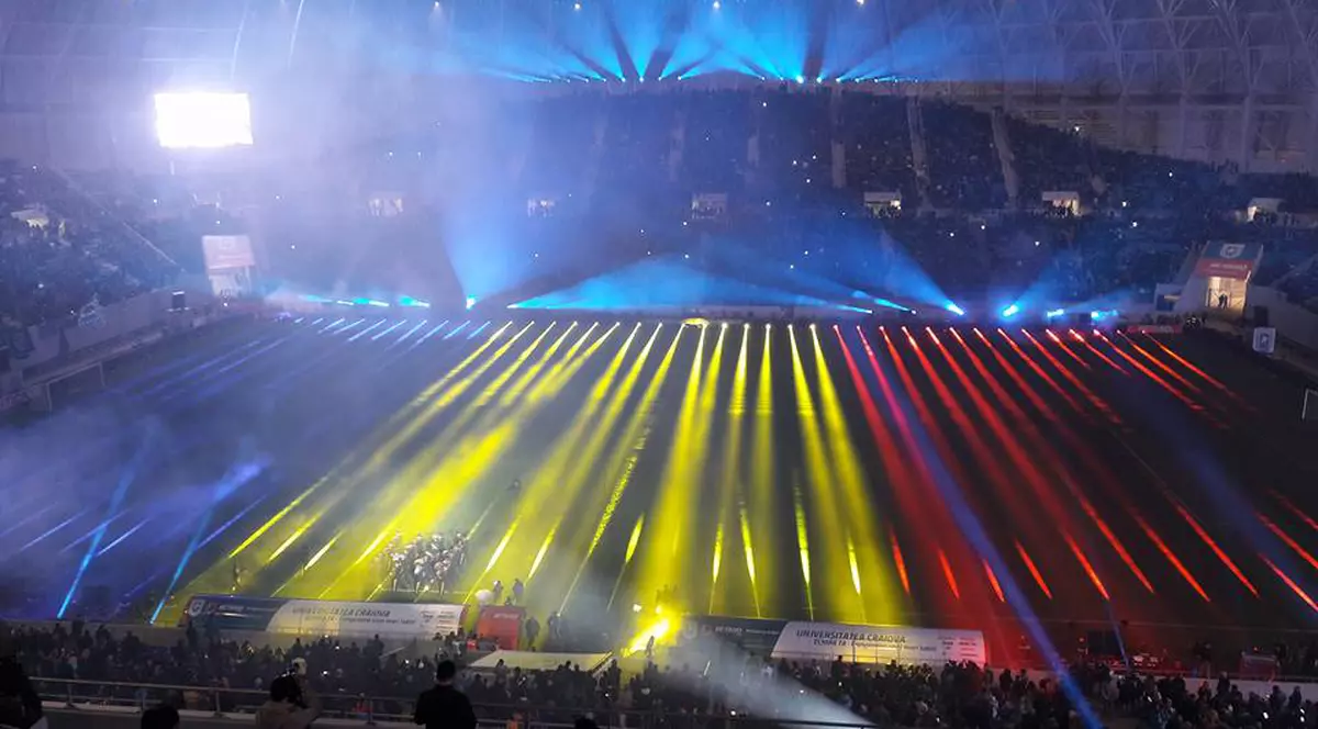 Noua arenă din Bănie și-a deschis porțile cu o umilință: CSU Craiova - Slavia Praga 0-4. Show cu Tudor Gheorghe și cu Cristi Minculescu înaintea meciului | FOTO&VIDEO