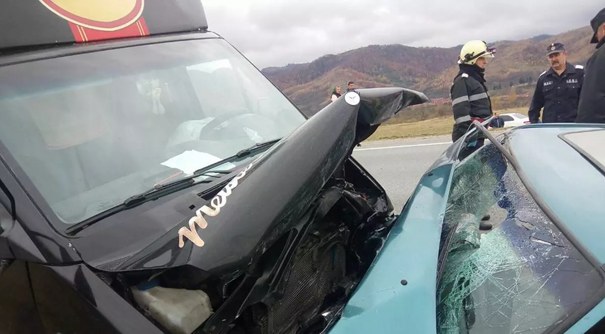Trei morți și doi răniți, în urma unui accident pe DN 6, în Caraș-Severin