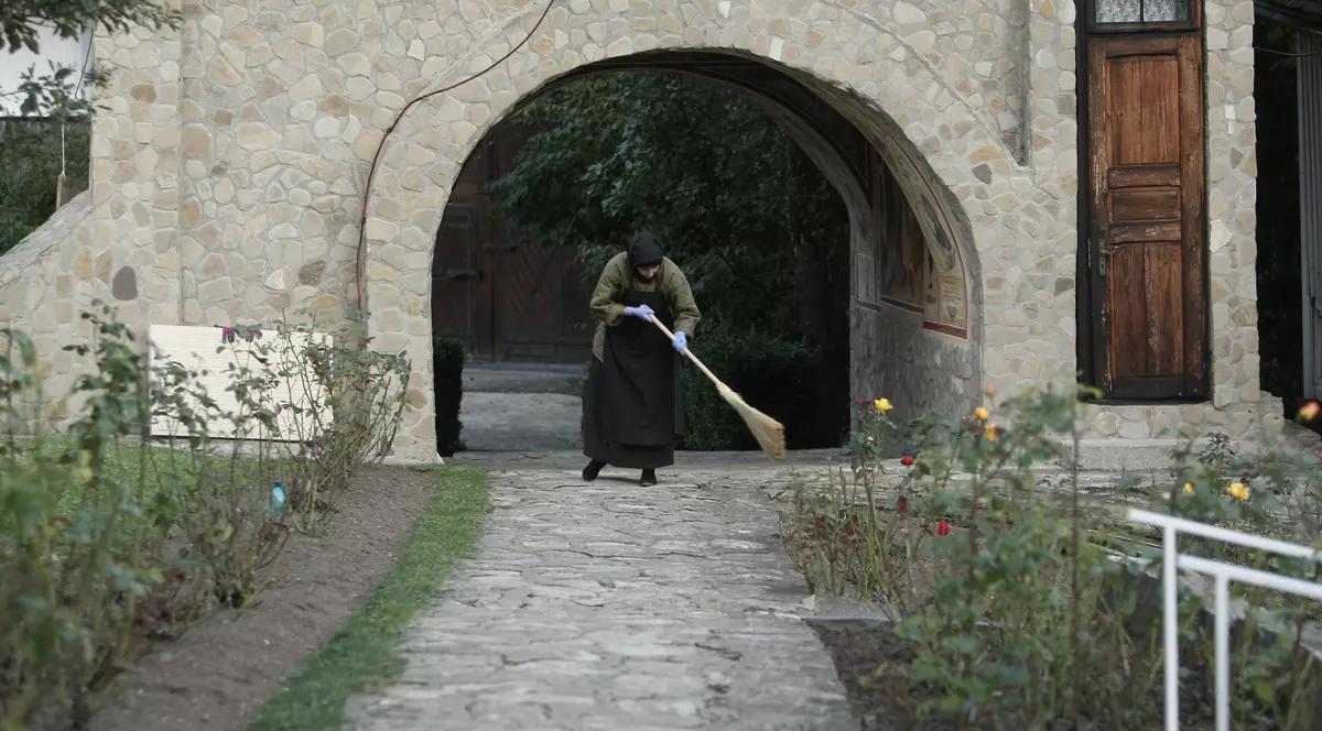 satul monahal agapia