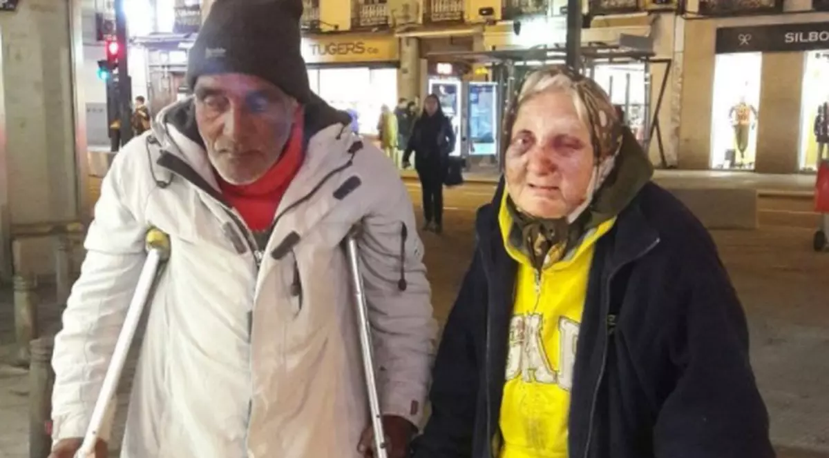 O bătrână din România a fost bătută de patru tineri, pe străzile din Madrid