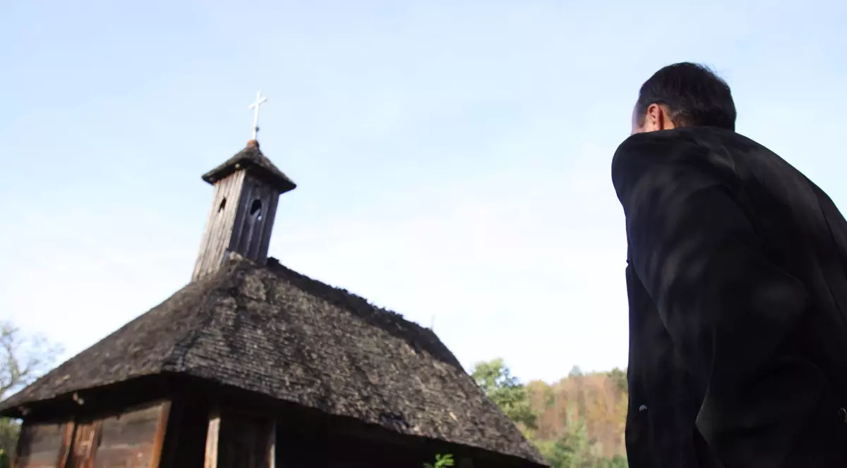 Locul din Banat unde trebuie să ajungi să vezi "Lemnul de dincolo de cer”