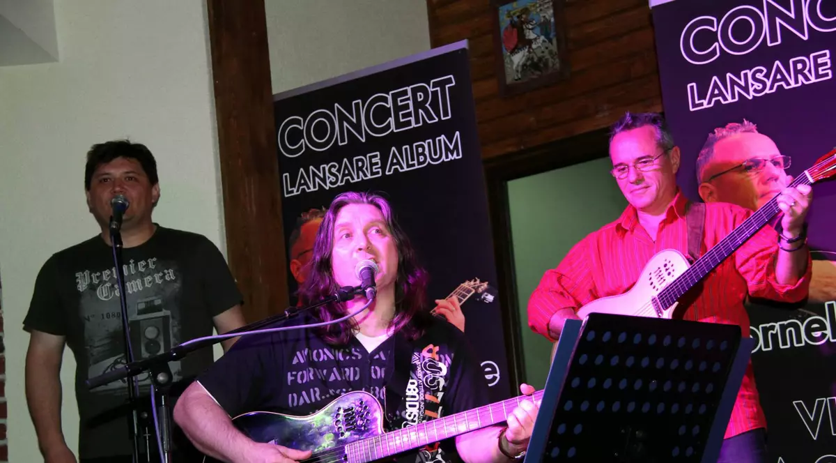 EXCLUSIV/Nu mai apare la televizor și nu-și mai folosește vocea. La 60 de ani, Laurențiu Cazan s-a întors la prima lui iubire!