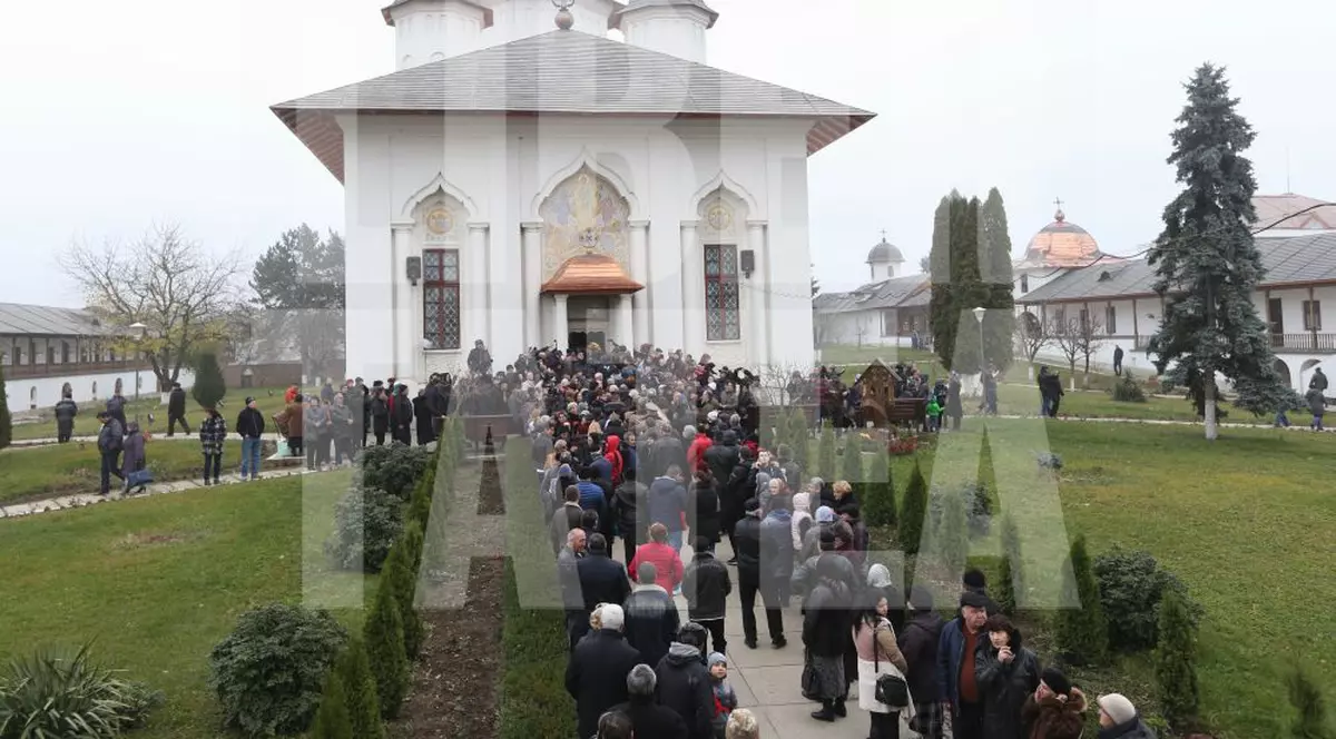 Gestul unor copii a uluit pe toată lumea la înmormântarea Stelei Popescu. Ce au făcut este sfâșietor
