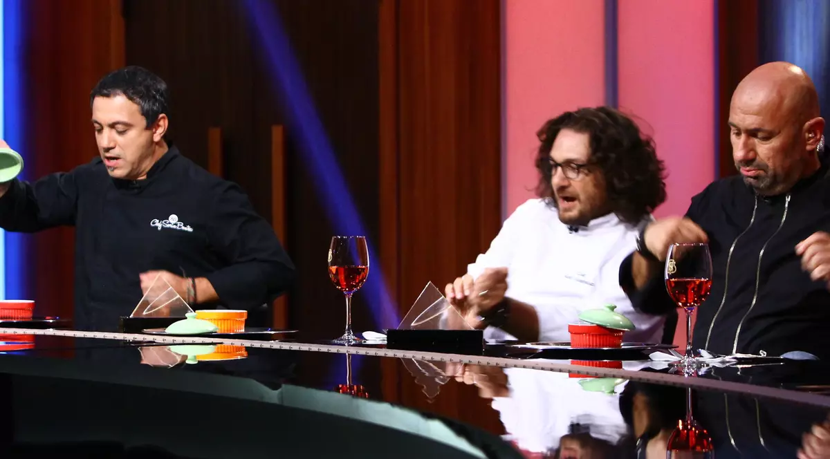 Farsă cu gândaci la Chefi la cuțite