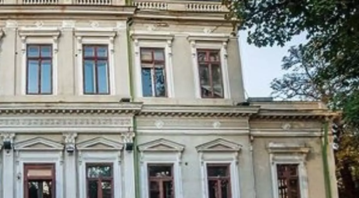 Clădiri de vânzare în București