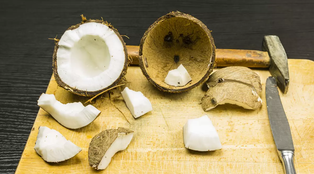 cum desfaci nuca de cocos