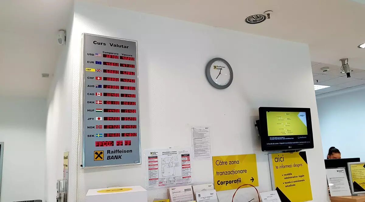 Euro a trecut de 4,7 lei la casele de schimb valutar. Euro se vinde cu 4,7 lei pe unitate la agenția Raiffeisen Bank din Pipera