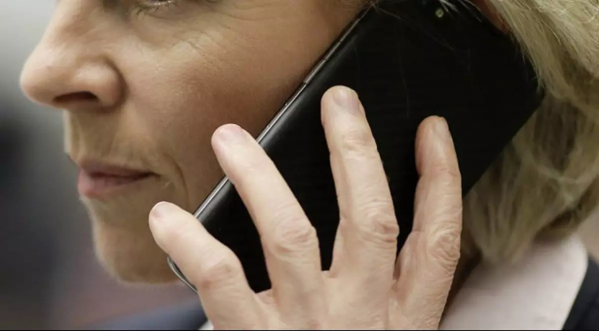 Dacă te sună un necunoscut și te întreabă "Mă auziți acum?", închide imediat telefonul!
