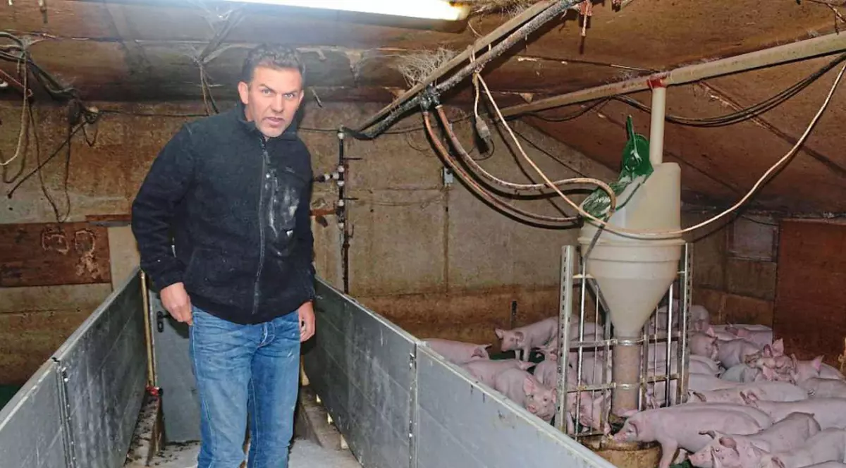 Un fermier francez și-a ucis soția și cei trei copii după care s-a sinucis