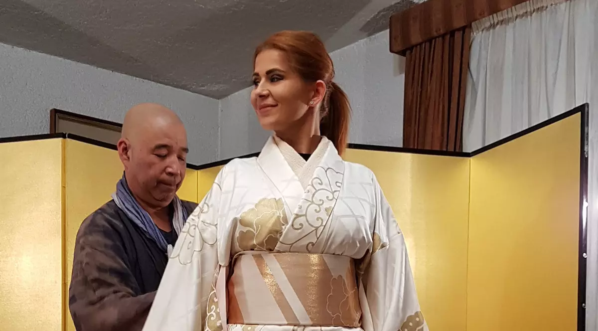 Ioana Bran a purtat un kimono cu fir de aur de 10.000 de euro