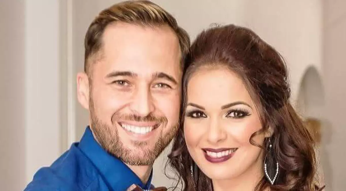 Cum au reacționat părinții Deei Maxer când aceasta s-a cuplat cu Dinu Maxer. Era minora și a fugit de acasă