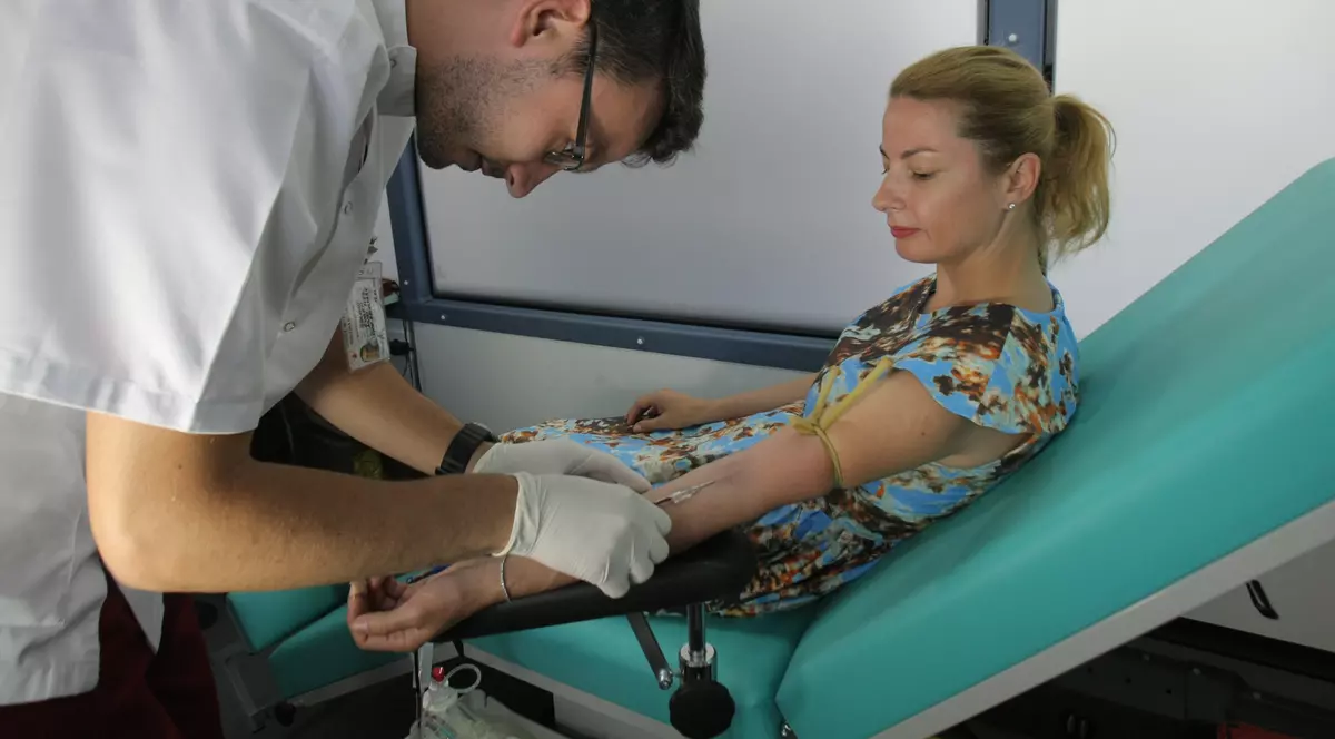 Campanie de donare de sânge la mall