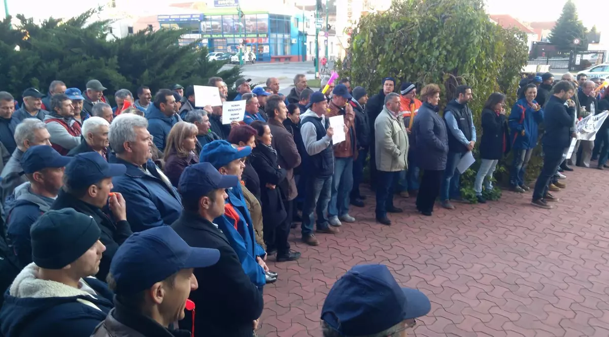 Protest al angajaților Enel la Timișoara. Salariații spun că sunt obosiți fizic și psihic