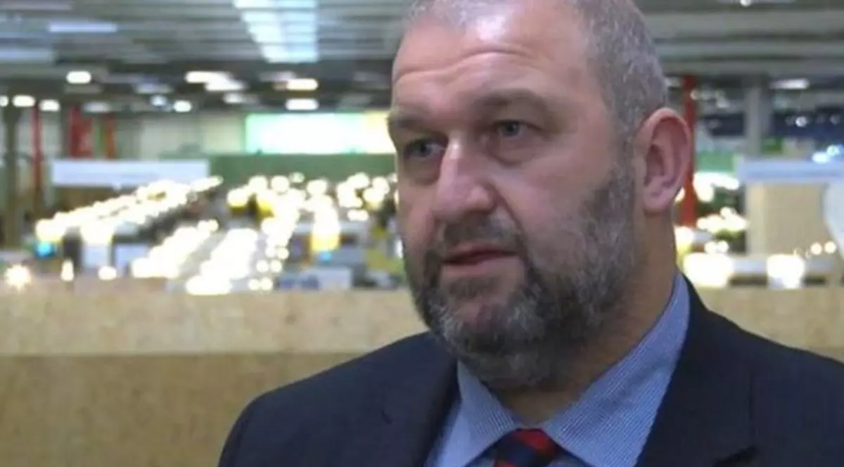 Un fost ministru galez, acuzat de hărțuire sexuală, s-a sinucis