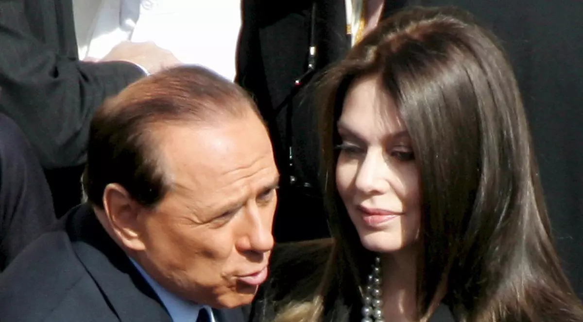 Fosta soție a lui Silvio Berlusconi trebuie să-i înapoieze 60 de milioane de euro