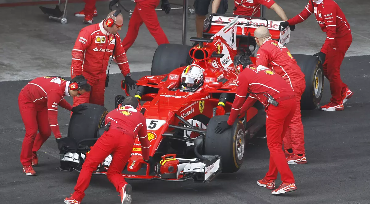Ferrari amenință să părăsească Formula 1. Ce i-a nemulțumit pe șefii scuderiei italiene