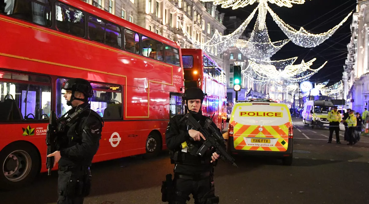 UPDATE | Alertă în centrul Londrei! Stația de metrou Oxford Circus a fost închisă