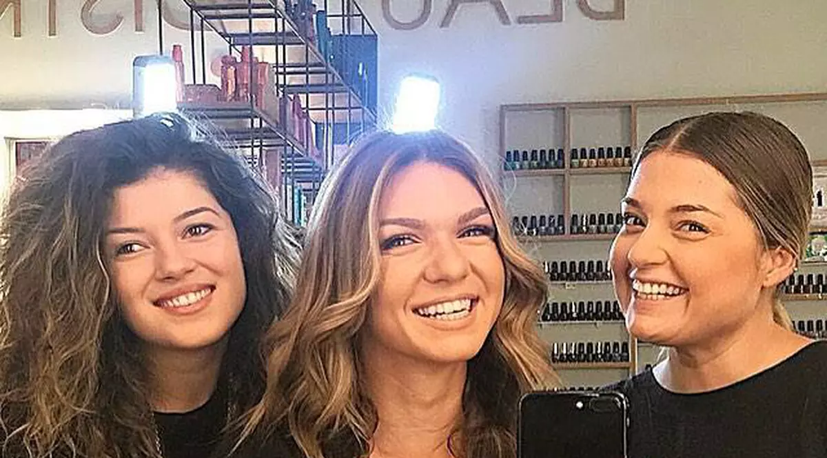 Cum a petrecut Simona Halep după ce presa a anunțat că are iubit: ”Alături de cele mai tari...”. Radu Marian Barbu este iubitul Simonei Halep – fost jucător mediocru de tenis, acum antrenor