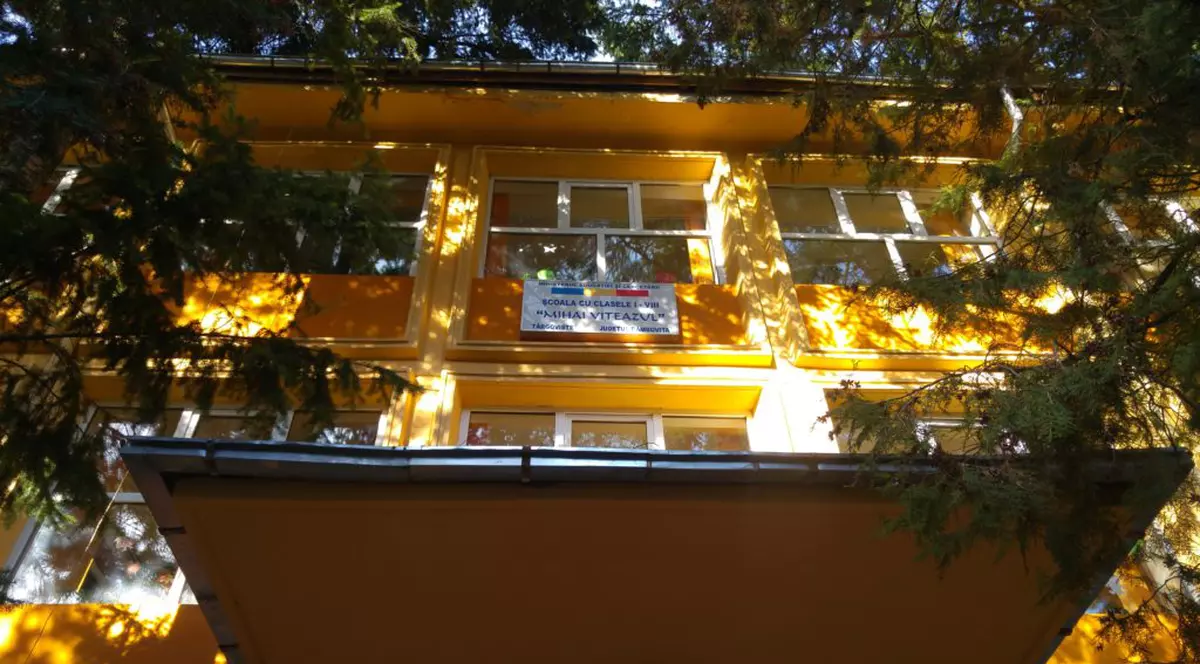 hărțuite de un elev cu comportament obscen în Târgoviște