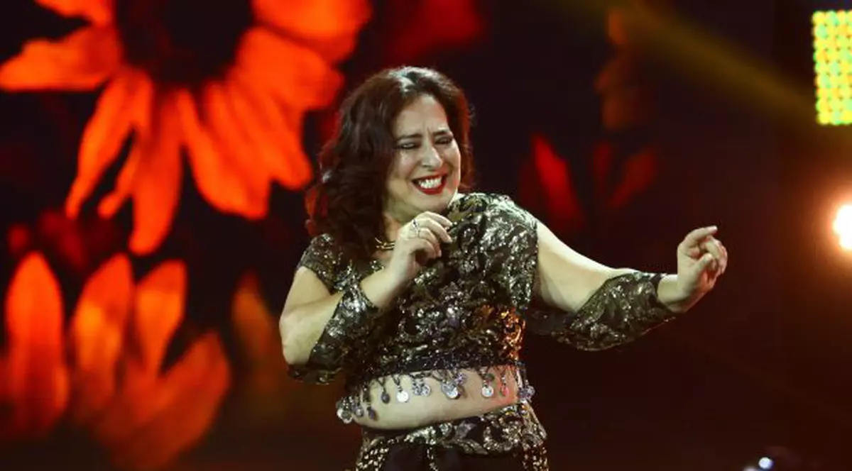 Floricica Dansatoarea, show la apartamentul Oanei Zăvoranu. "Un costum de dansatoare. Vreau să-mi iau și o geantă"