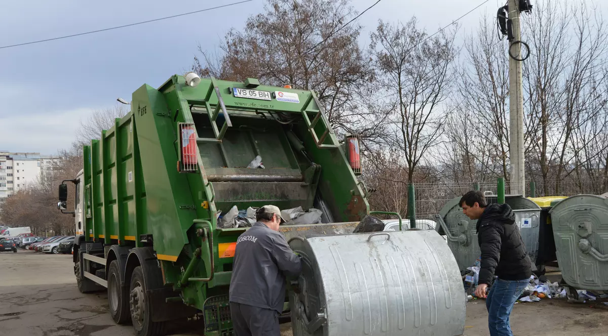 Taxa pe gunoi în sectorul 4 a ajuns la 6 lei/ persoană