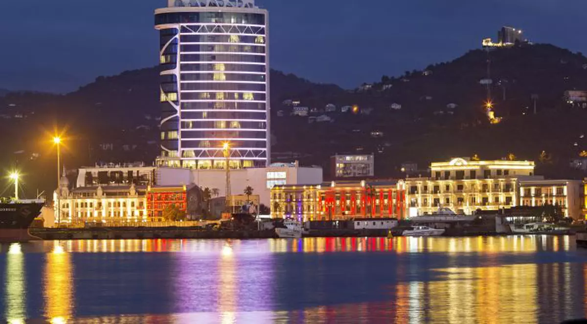 Incendiu la un hotel de la malul Mării Negre