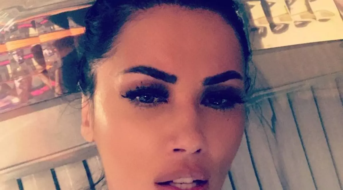 Oana Zăvoranu, mesaj revoltător la adresa unei vedete de la noi. “Mai bine ți-ai scoate pungile de la ochi, ai lasa vrăjeala asta de sectantă care…”