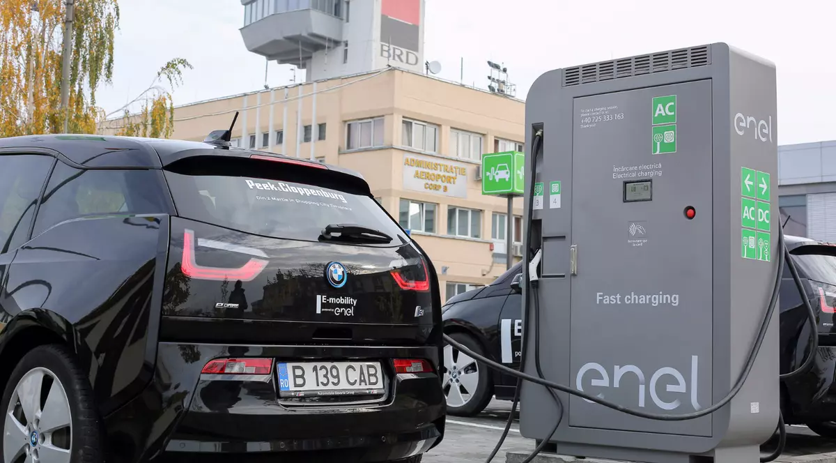 Guvernul vrea să amplaseze o mie de ”benzinării electrice” și stații de încărcare cu gaz comprimat în România. Unde vor fi realizate