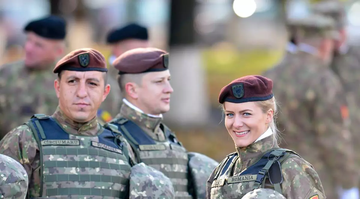VIDEO /Primele repetiţii pentru parada militară de 1 Decembrie, Ziua Naţională a României. Militarii vor purta pentru prima dată noile modele de uniforme