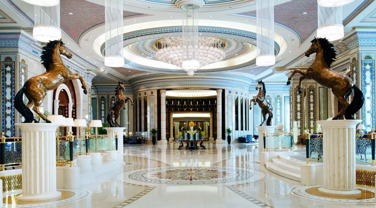 Prinții saudiți arestați sunt închiși în hotelul Ritz Carlton