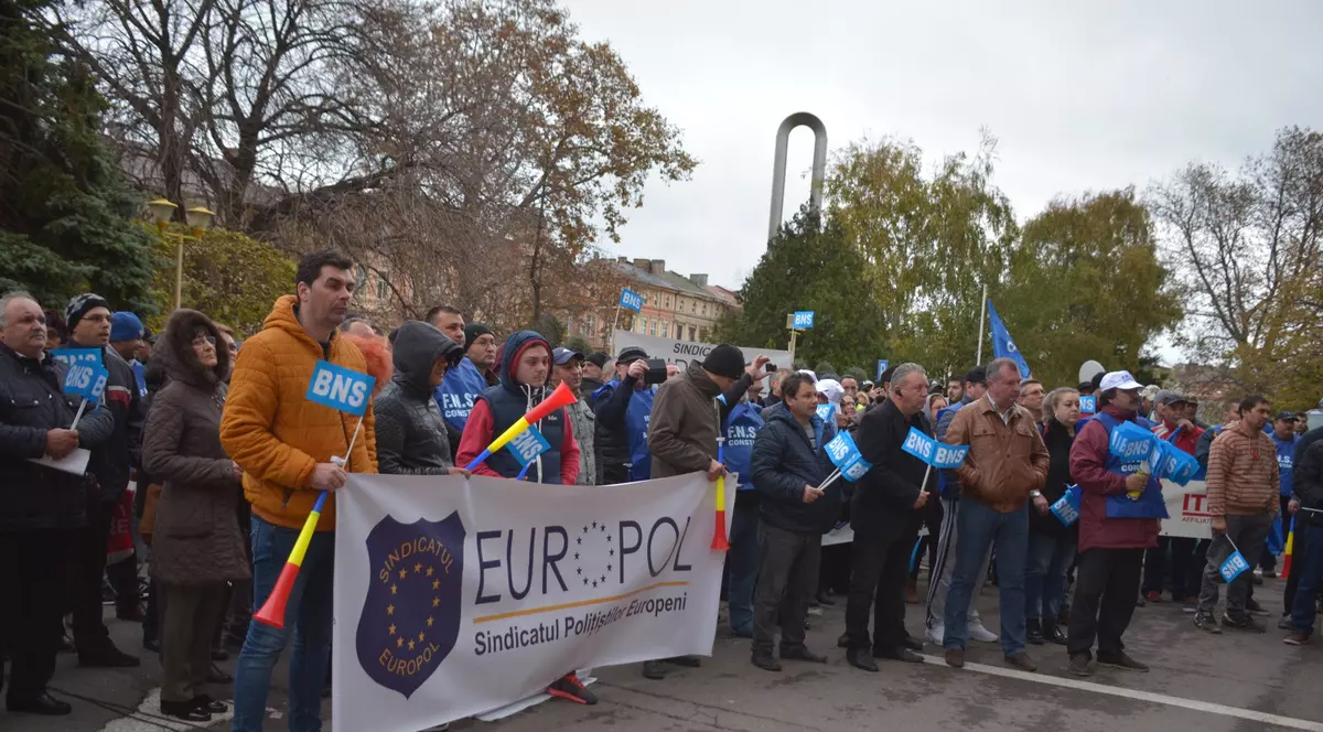 BNS a anunțat cel puțin o mie de persoane la protestul de la Constanța. Cu greu s-au strâns însă în jur de 150