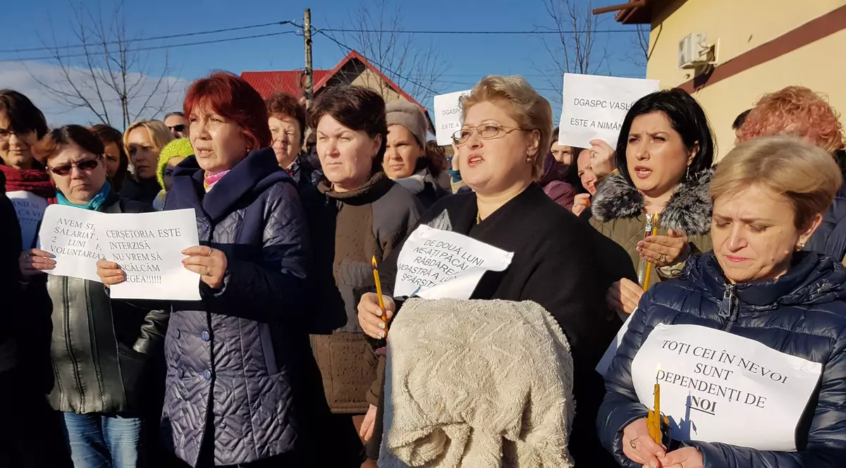 Angajații Protecției Copilului Vaslui au blocat activitatea nemulțumiți că nu și-au primit salariile