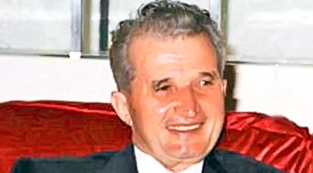 Cum arată acum mașina care i-a aparținut lui Nicolae Ceaușescu. Abandonată în București | VIDEO